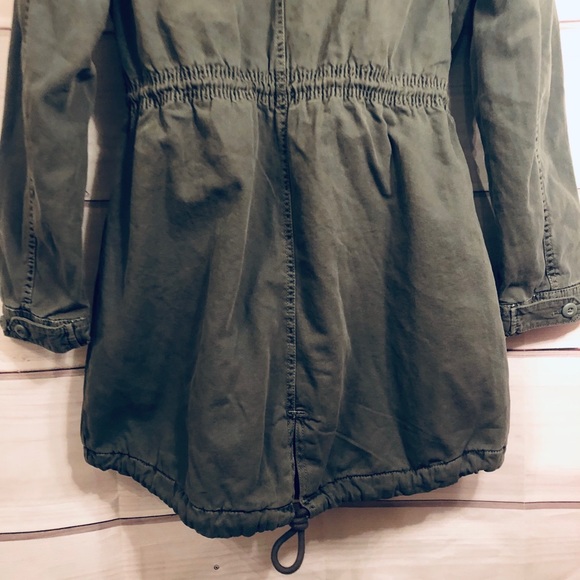 American Eagle utility jacket with fur hood - Picture 5 of 6